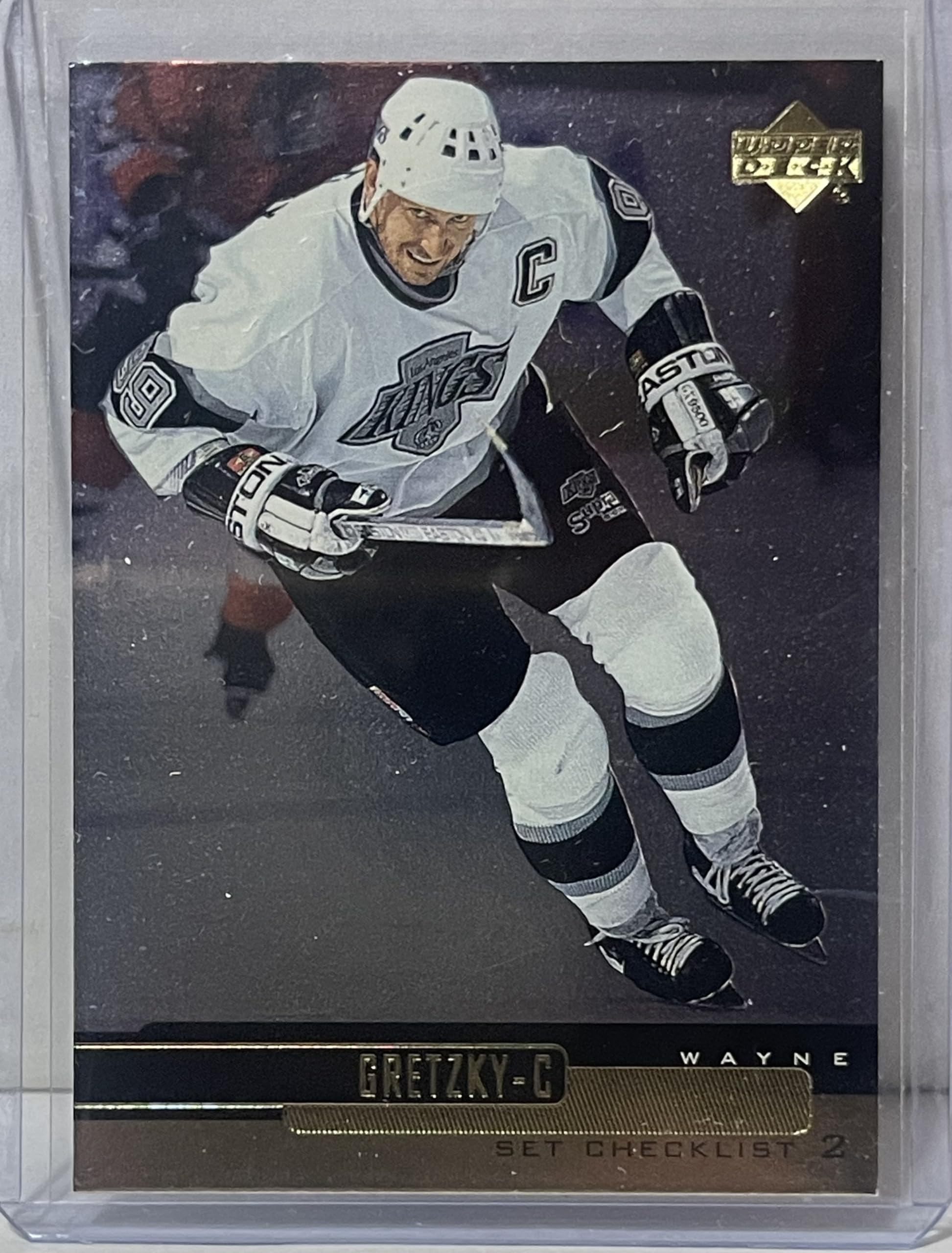 1999-00 Wayne Gretzky Hockey Card - Upper Deck Gold Reserve #135